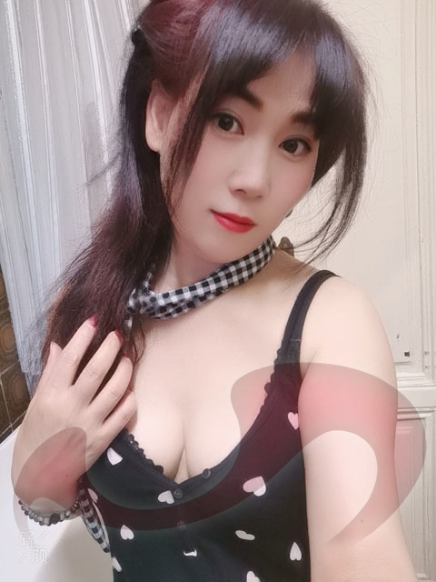  - Asia Girls:  Asia Girl  Youyou  in Wien  / Wien ,