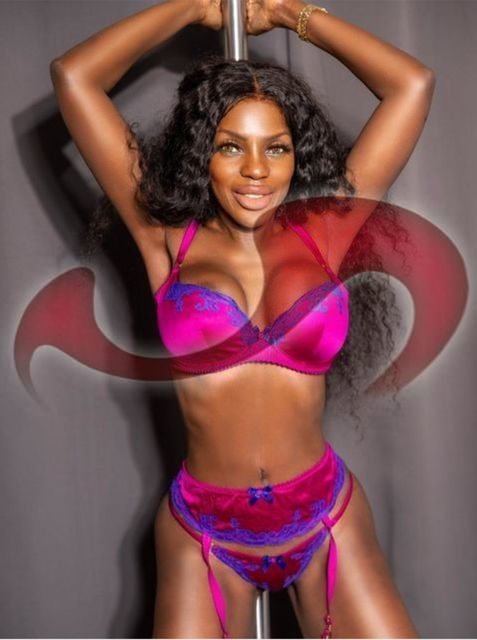 Liebesperle Naomi in Tirol / Rosenheim , Tegernseestraße 15