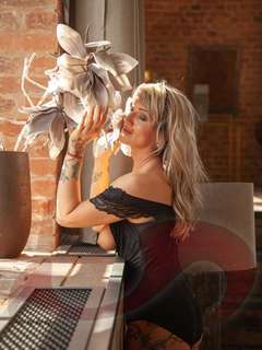 - Newcomer | Erstversuch: Elisabeta in Oberösterreich / Haid bei Ansfelden , Wiener Straße 33