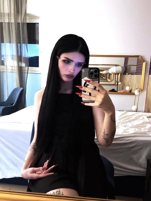 - Transsexuelle | Shemales: TS Jules in Oberösterreich / Pasching , Kremstal Bundesstraße 5 /