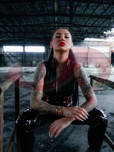  Lady Klara  in Tirol  / Innsbruck , Grabenweg 65 